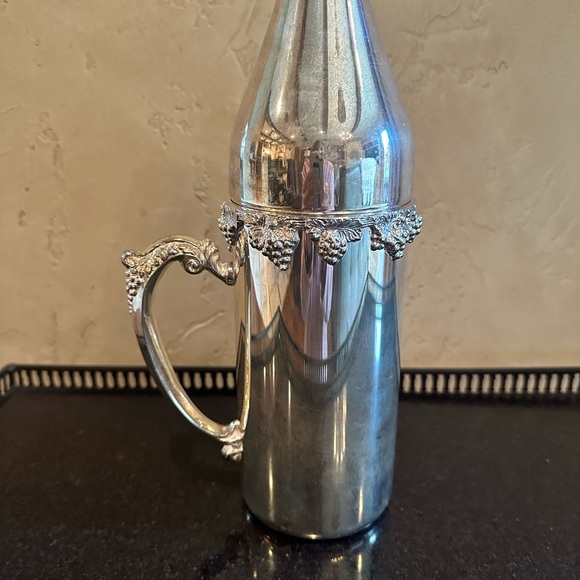 FB Rogers Wine Holder/Decanter - Picture 2 of 5